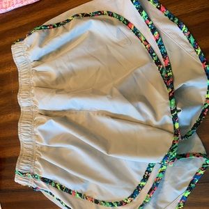 Nike shorts size medium